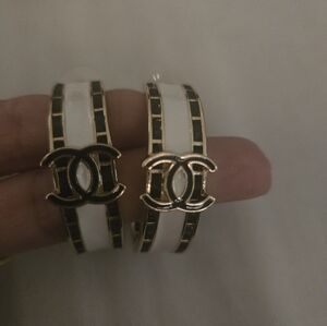 CHANEL Elegant White and Gold Women's Bracelet